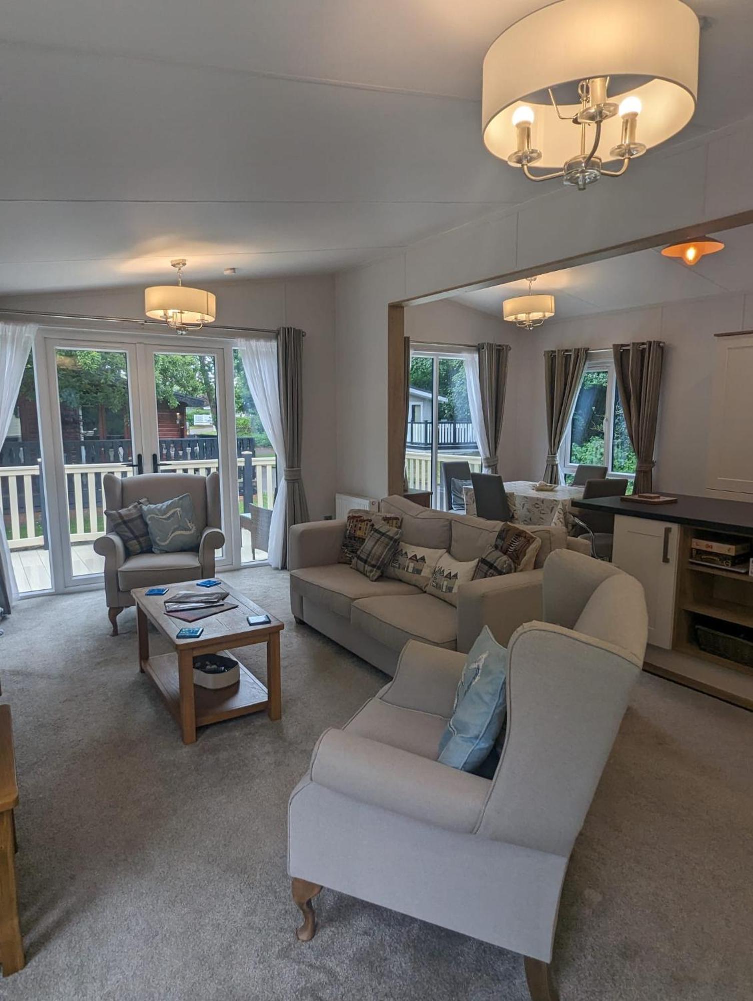 Luxury Stunning Sensation Lodge On 5 Star Shorefield Country Park New Forest Entertainment And Leisure Passes Included Milford on Sea Exterior photo
